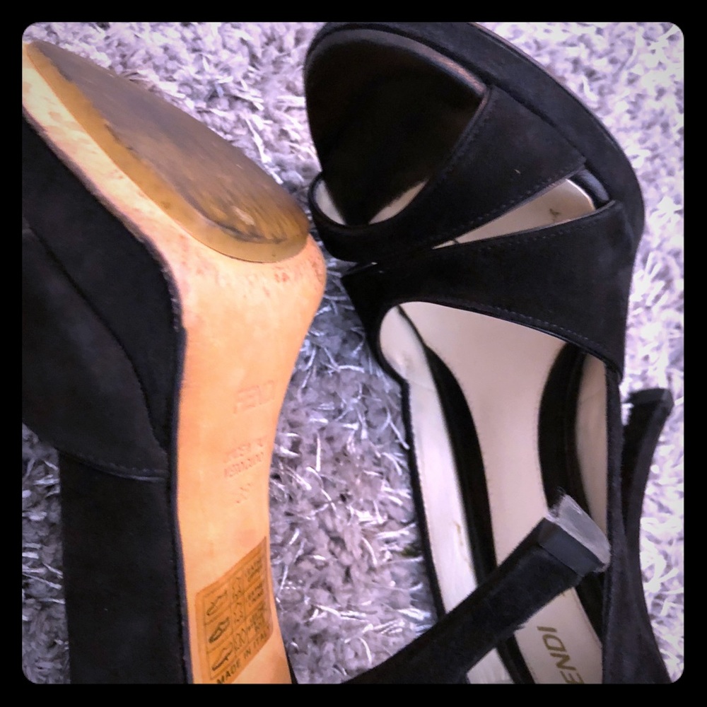 Gorgeous Fendi heels, great shape, lightly worn.
